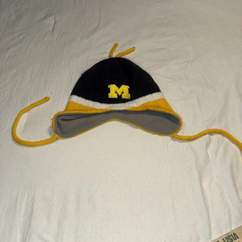 University Of  Michigan Beanie One‎ Size